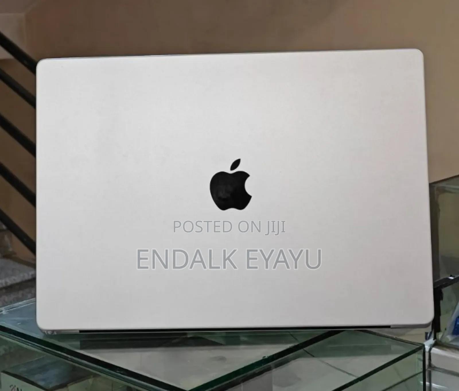 New Laptop Apple MacBook Pro M1 16GB Apple M1 Pro SSD 1T