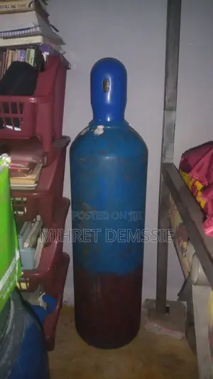 Photo - Oxygen Cylinder