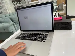 Photo - Laptop Apple MacBook 16GB Intel Core I7 SSD 256GB