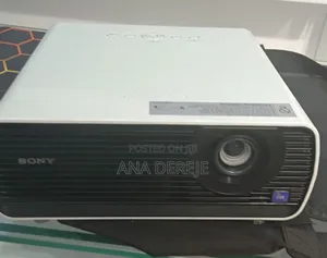 Sony VPL-Ex 100 Projector