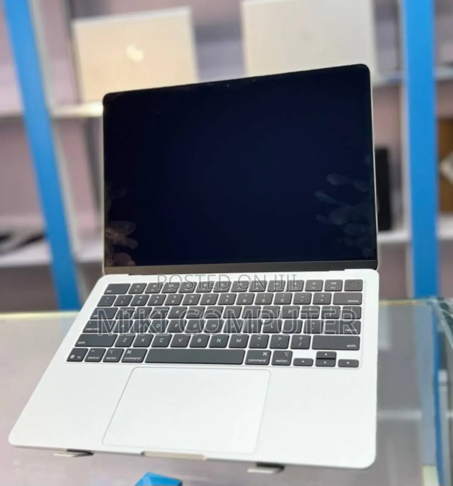 New Laptop Apple MacBook Air 2025 M4 15-Inch 16GB Intel SSD 256GB