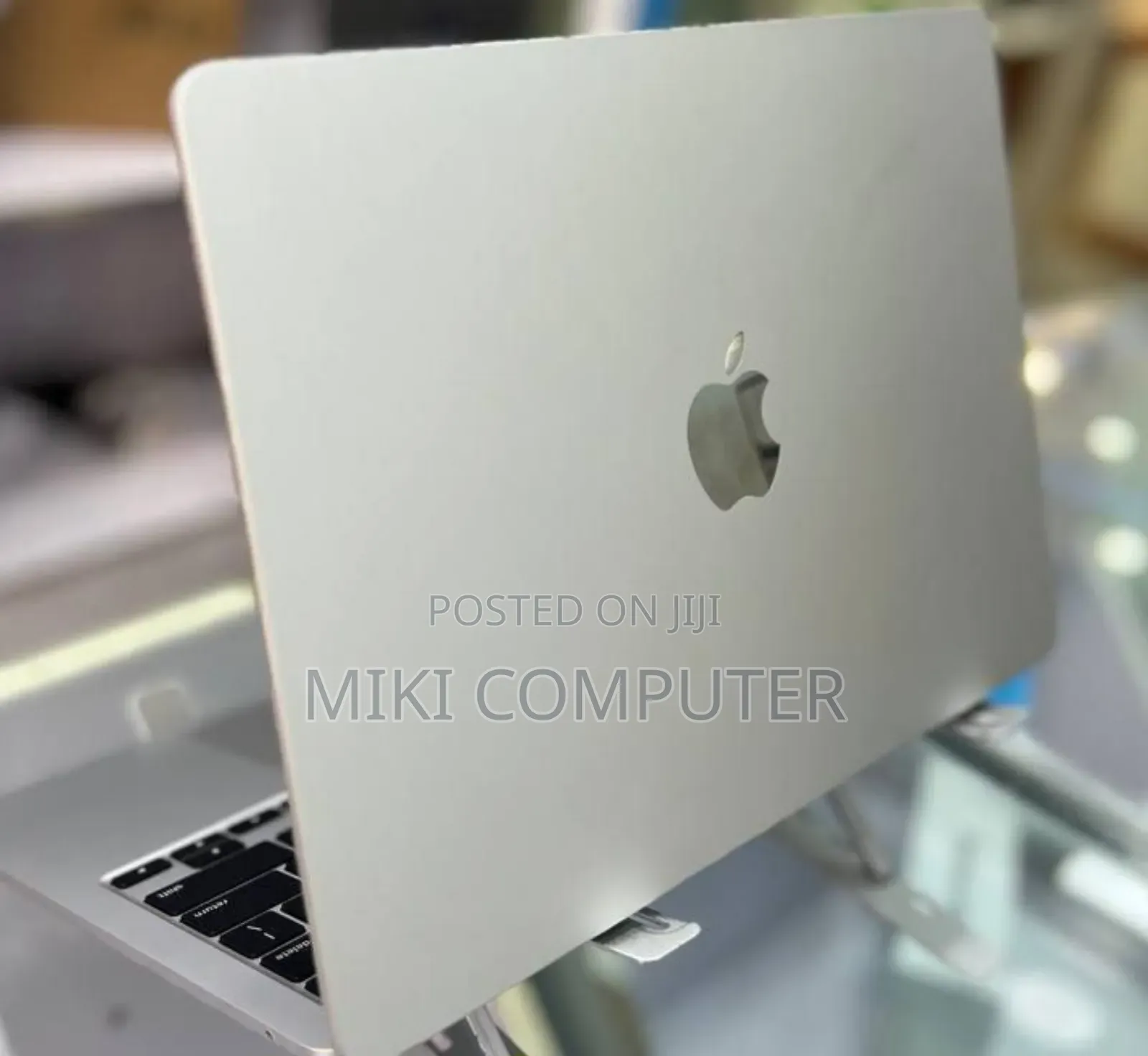 New Laptop Apple MacBook Air 2025 M4 15-Inch 16GB Intel SSD 256GB