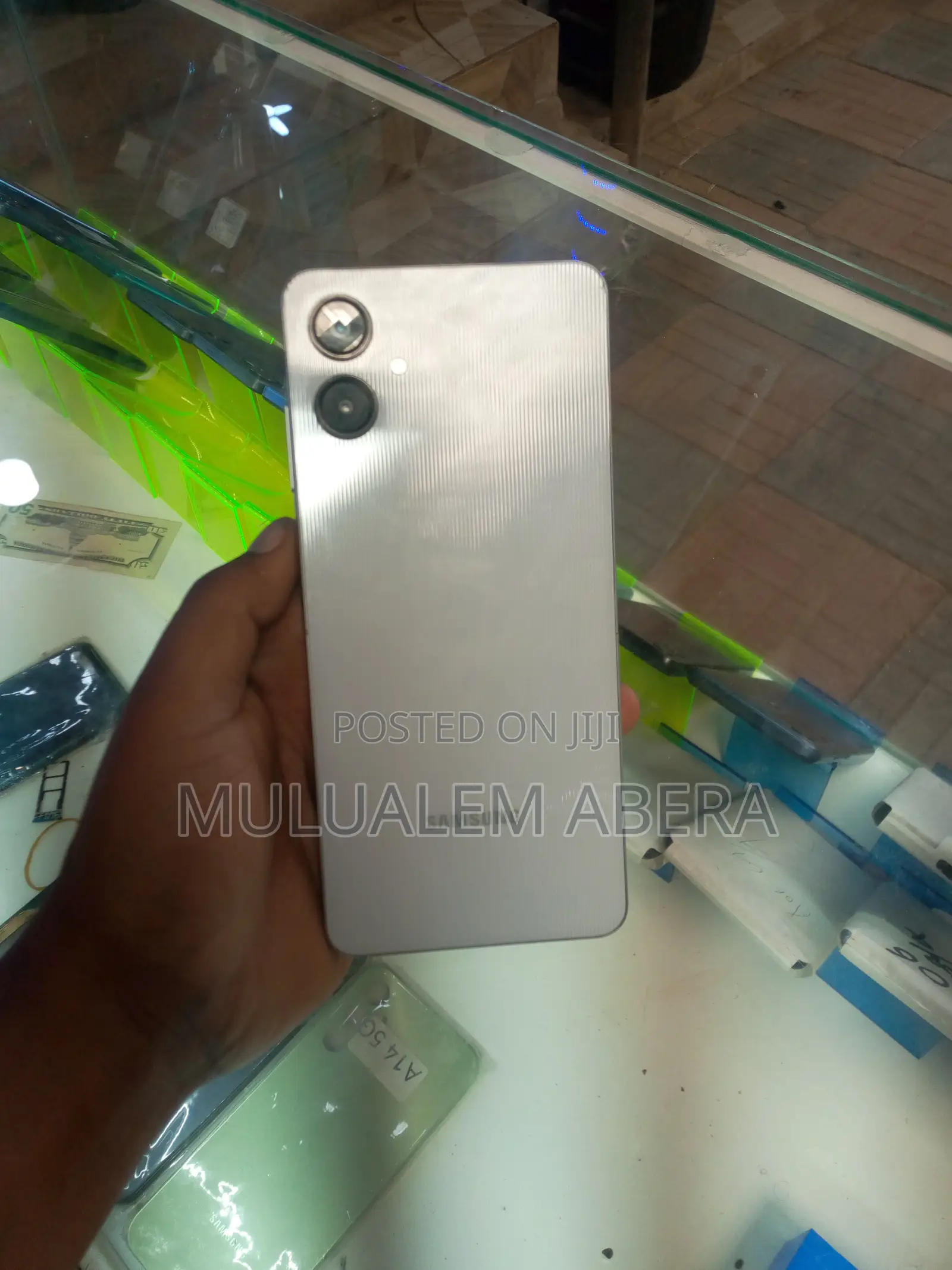 New Samsung Galaxy A06 64 GB Bronze