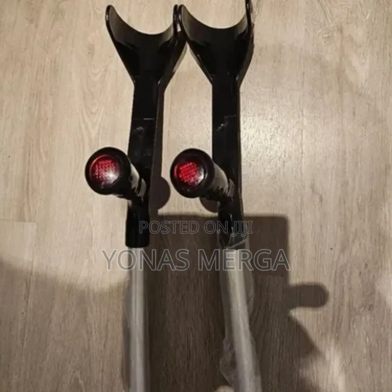 Balance; The Elbow Crutches阻፹maximum Load Capacity: 150kg/270(Lb)