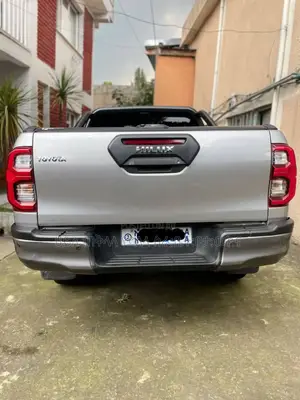 Toyota Hilux 2021 Silver