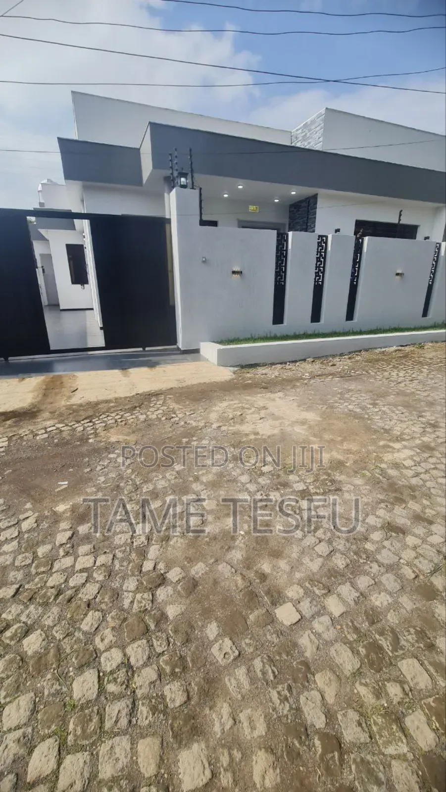 Furnished 5bdrm Villa in ሀያት ዞን, Bole for sale