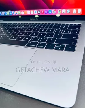 Photo - New Laptop Apple MacBook Pro 2017 8GB Intel SSD 512GB
