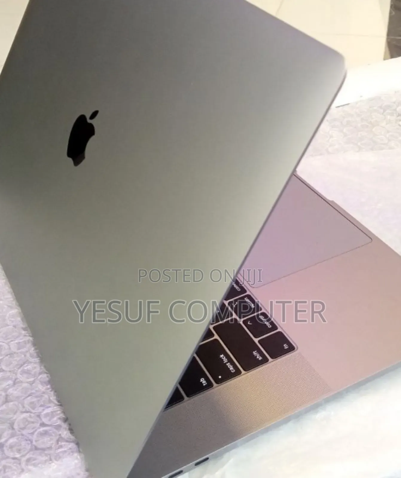 New Laptop Apple MacBook Pro 2019 32GB Intel Core I9 SSD 1T