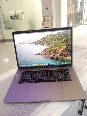 Photo - New Laptop Apple MacBook Pro 2019 32GB Intel Core I9 SSD 1T