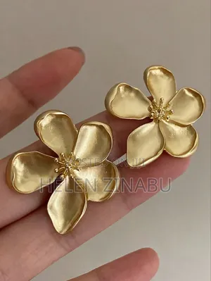 Photo - Gold Color Matte Texture Flower Retro Earrings
