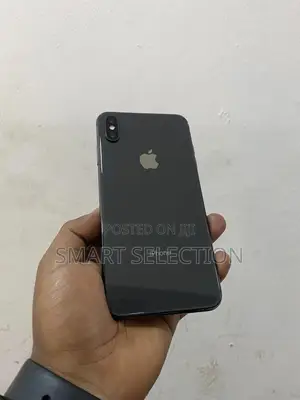 Photo - Apple iPhone XS Max 256 GB Black