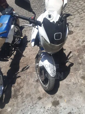 Photo - TVS Apache 180 RTR 2024 White