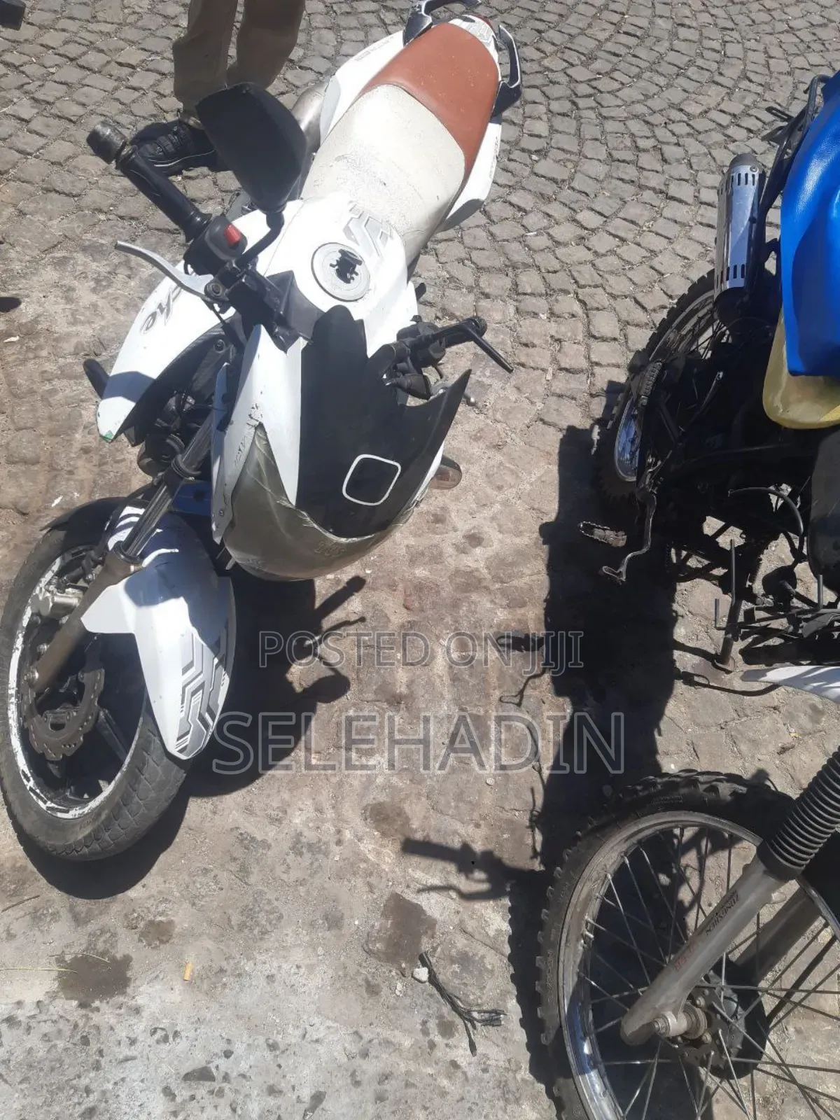 TVS Apache 180 RTR 2024 White