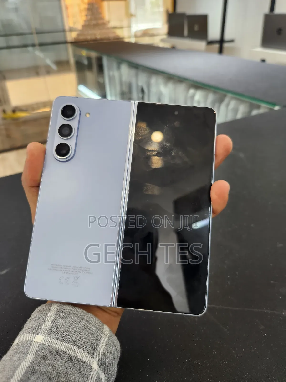 New Samsung Z 16 GB Blue