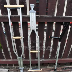 Photo - Elbow Crutches窟二better Fit of the User's Arm to the Crutch.