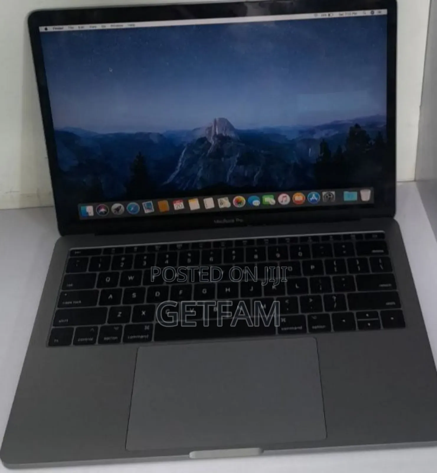 New Laptop Apple MacBook Pro 2017 8GB Intel Core I5 SSD 128GB