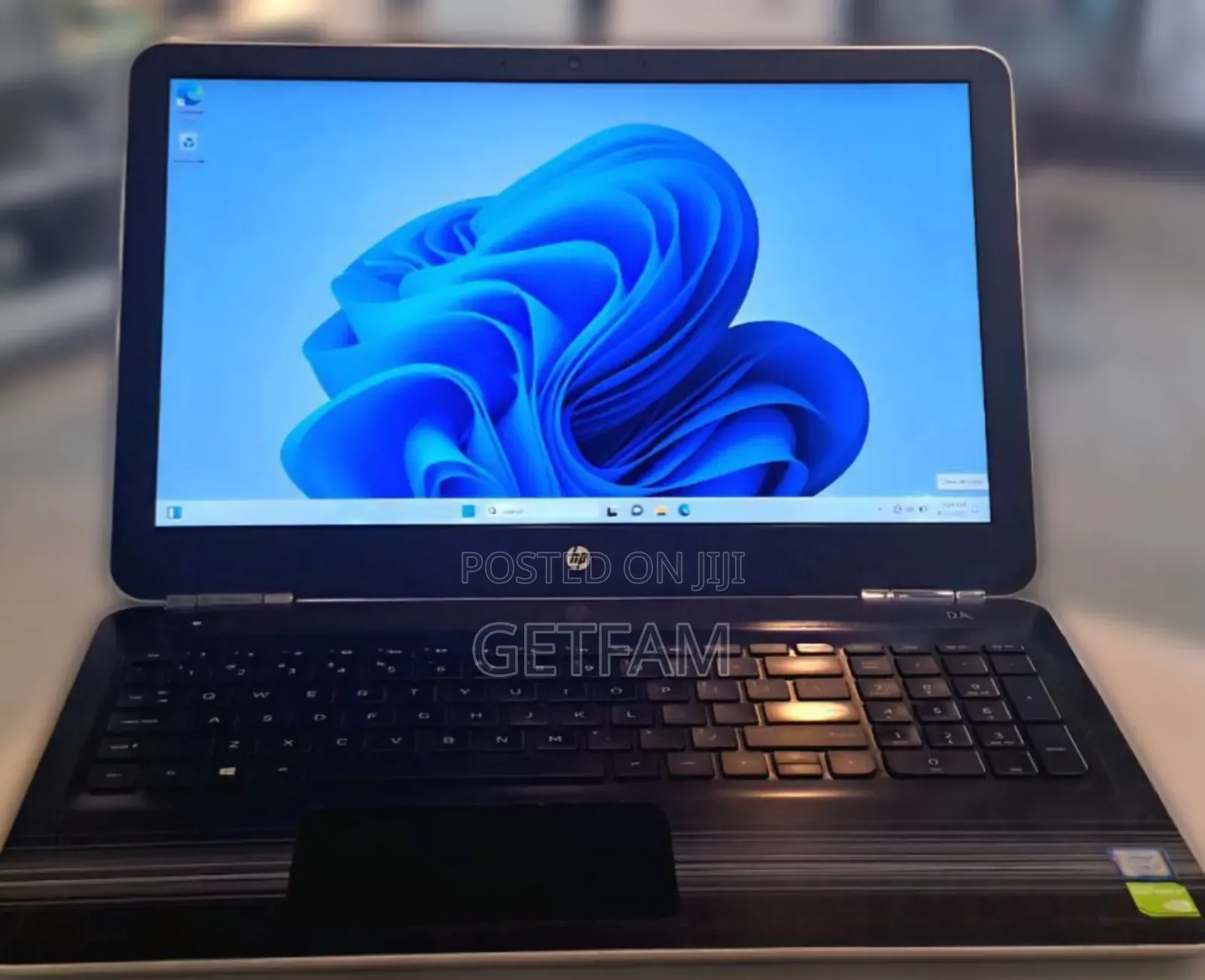 New Laptop HP Pavilion 15 8GB Intel Core I7 SSD 256GB