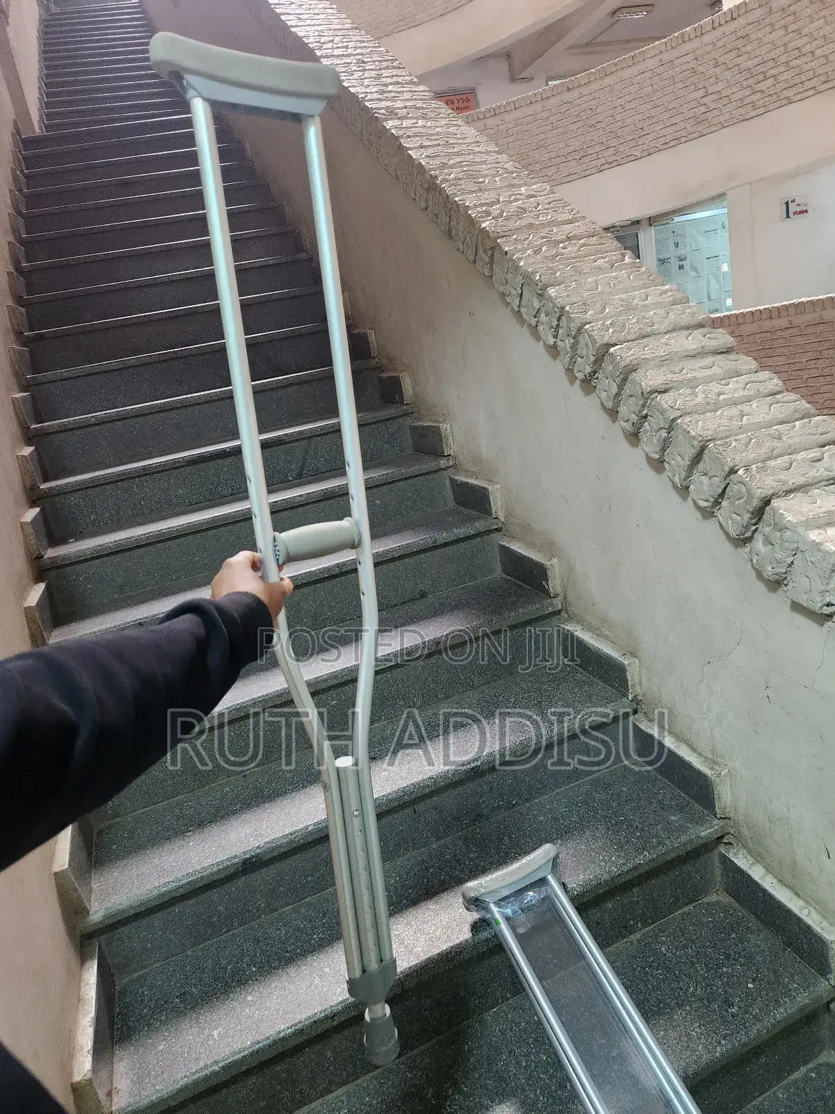 Axillary Bilateral Crutches轟出almunium Stainless Crutches軟弱crutches New