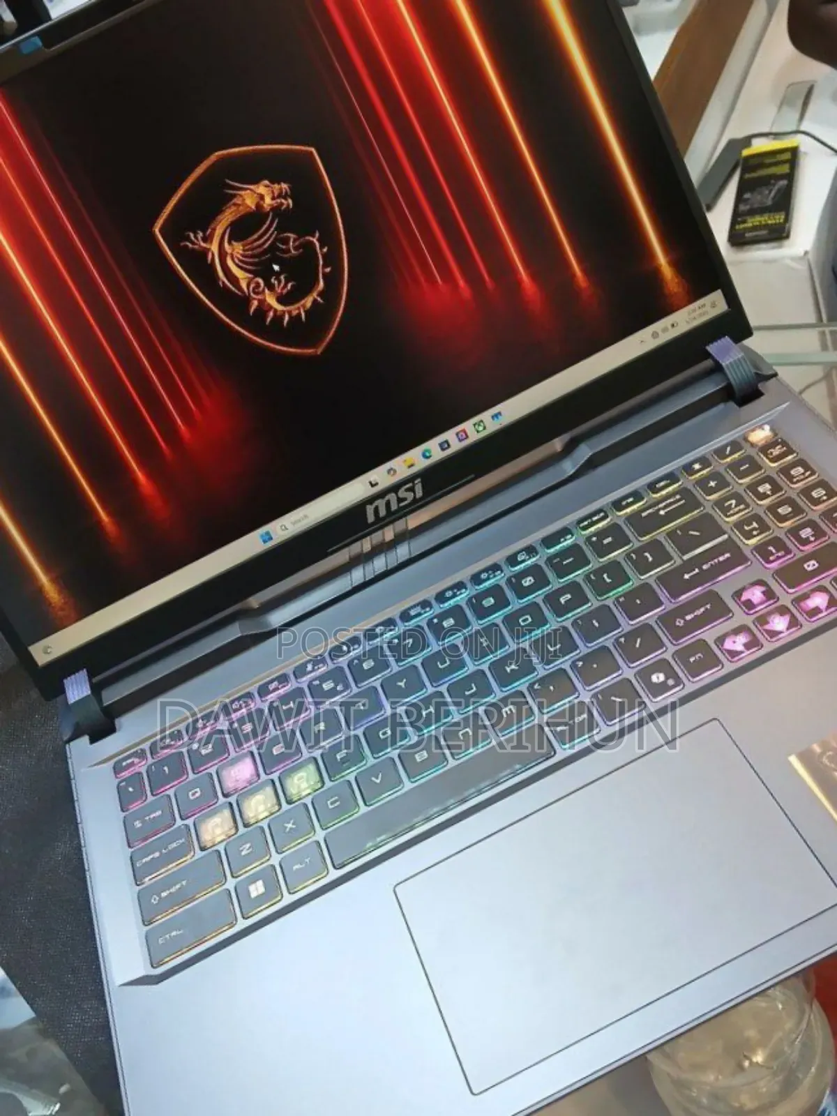 New Laptop MSI Vector 16 HX AI A2XWIG 16GB Intel Core Ultra 7 SSD 1T