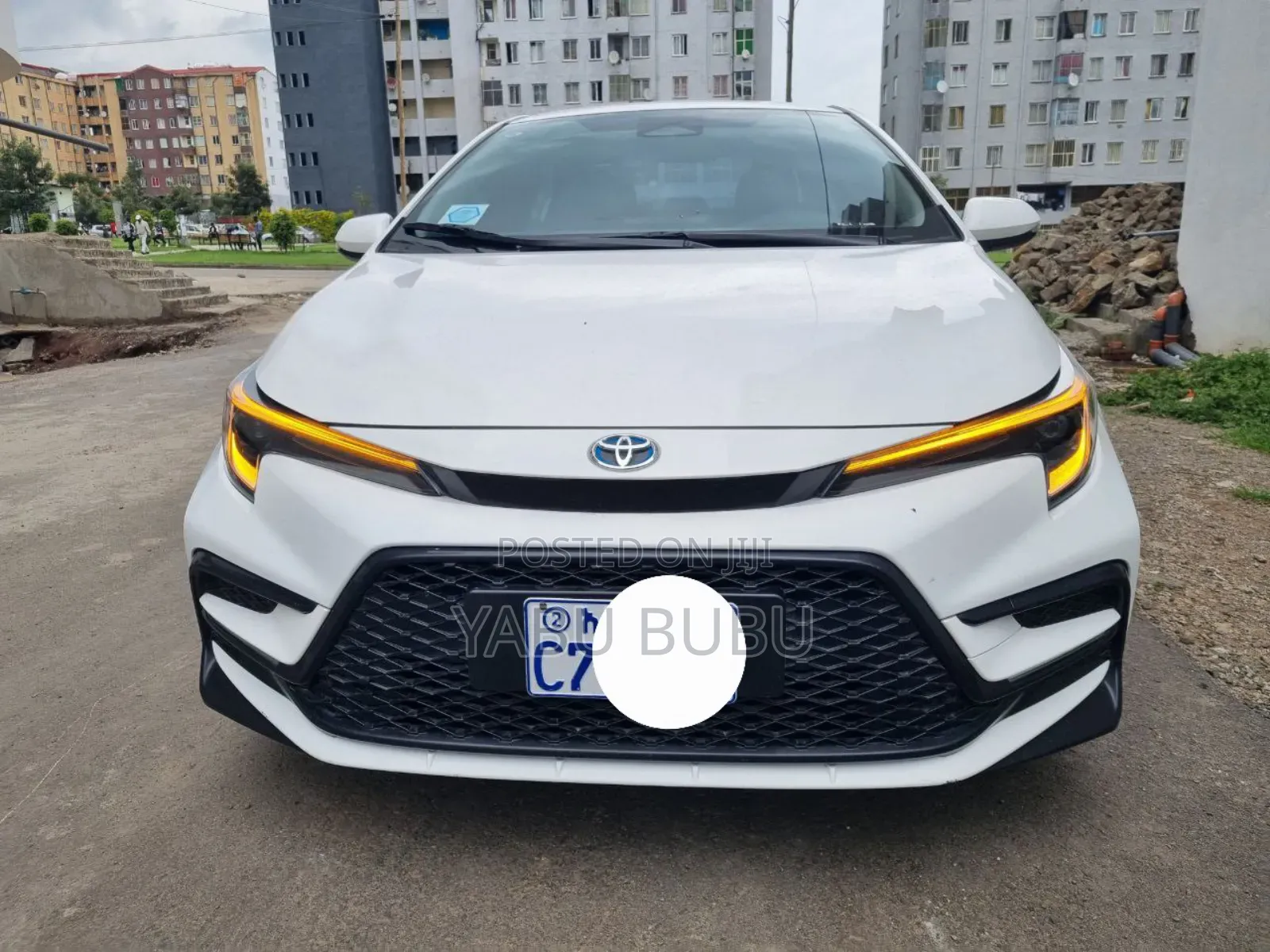 Toyota Corolla Cross Hybrid 2024 White