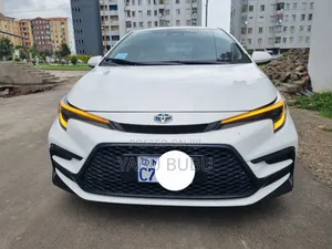 Toyota Corolla Cross Hybrid 2024 White