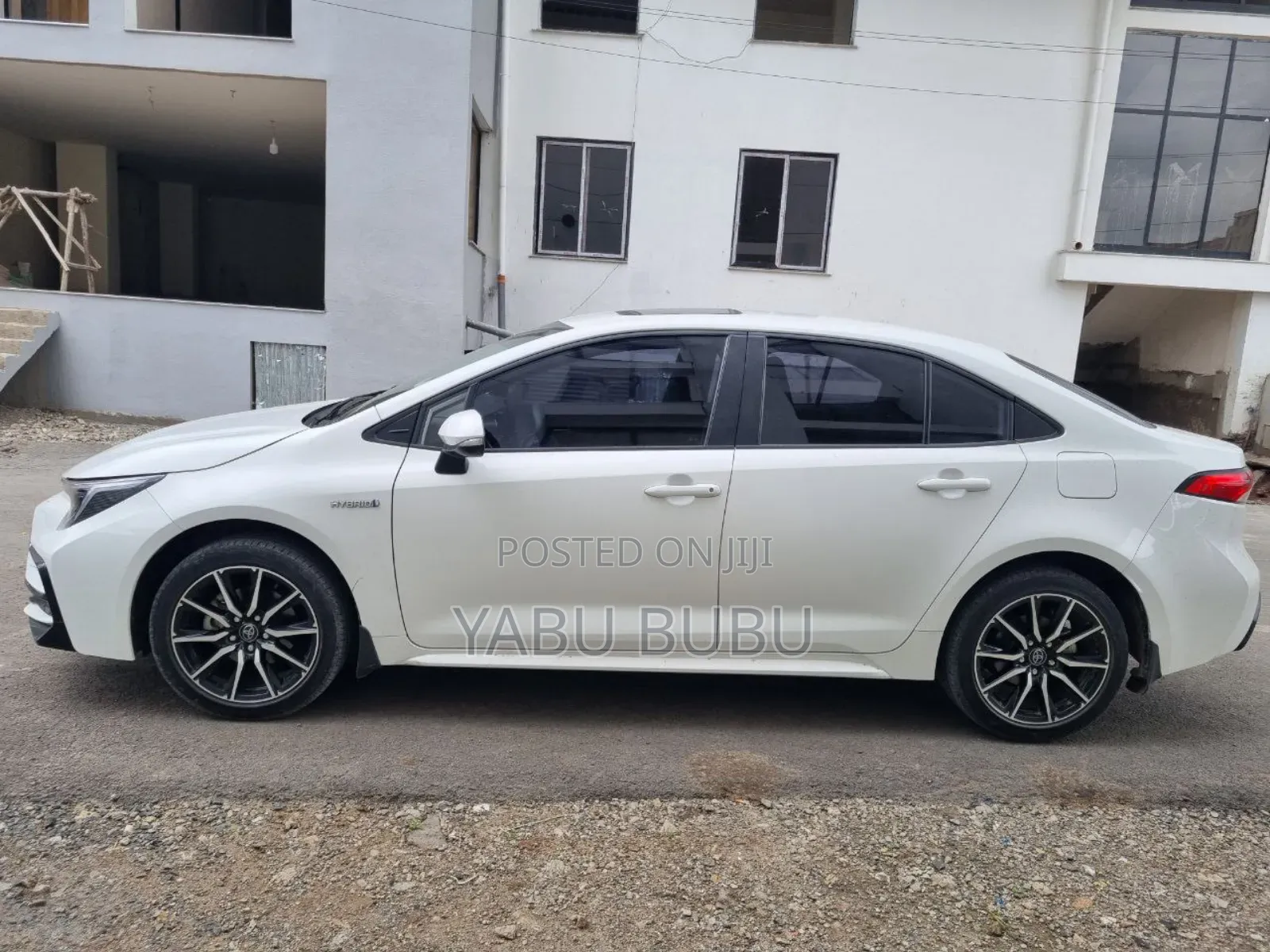 Toyota Corolla Cross Hybrid 2024 White