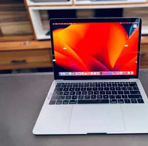 Photo - New Laptop Apple MacBook Pro 2017 8GB Intel Core I5 SSD 512GB