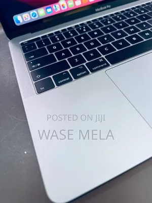 New Laptop Apple MacBook Pro 2017 8GB Intel Core I5 SSD 512GB