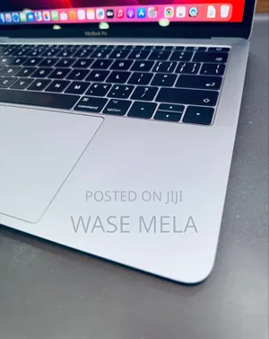 New Laptop Apple MacBook Pro 2017 8GB Intel Core I5 SSD 512GB