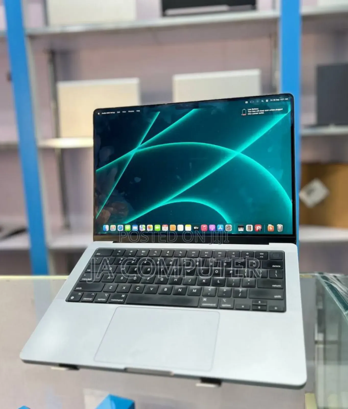 New Laptop Apple MacBook Pro M1 32GB Apple M1 Pro SSD 1T