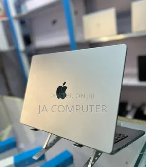 New Laptop Apple MacBook Pro M1 32GB Apple M1 Pro SSD 1T