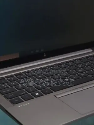 New Laptop HP ZBook Firefly G8 16GB Intel Core I7 SSD 512GB