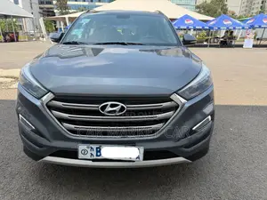Photo - Hyundai Tucson SE FWD 2017 Gray