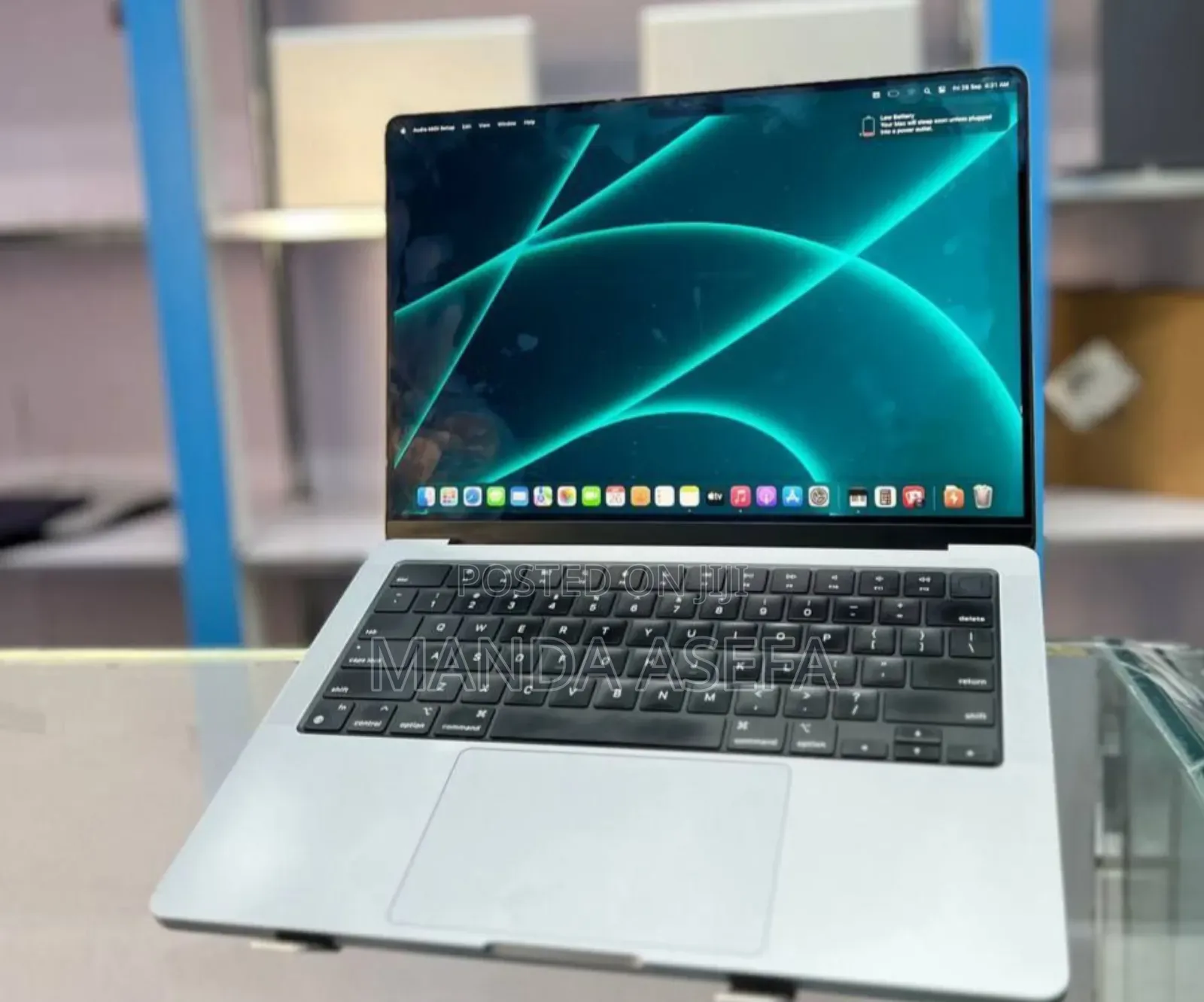 New Laptop Apple MacBook Pro M1 32GB Apple M1 Pro SSD 1T