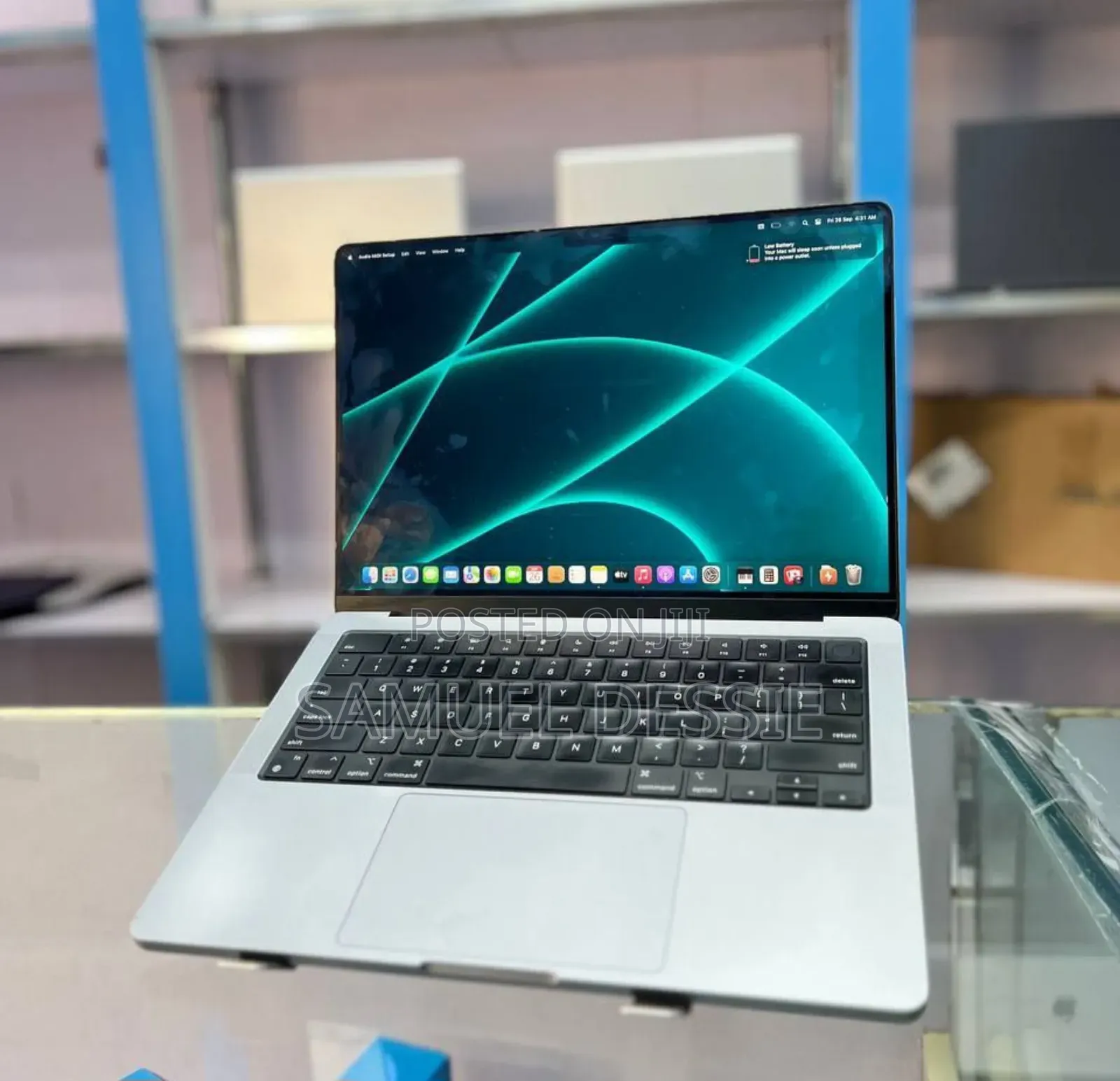 New Laptop Apple MacBook Pro 2021 M1 32GB Apple M1 Pro SSD 1T