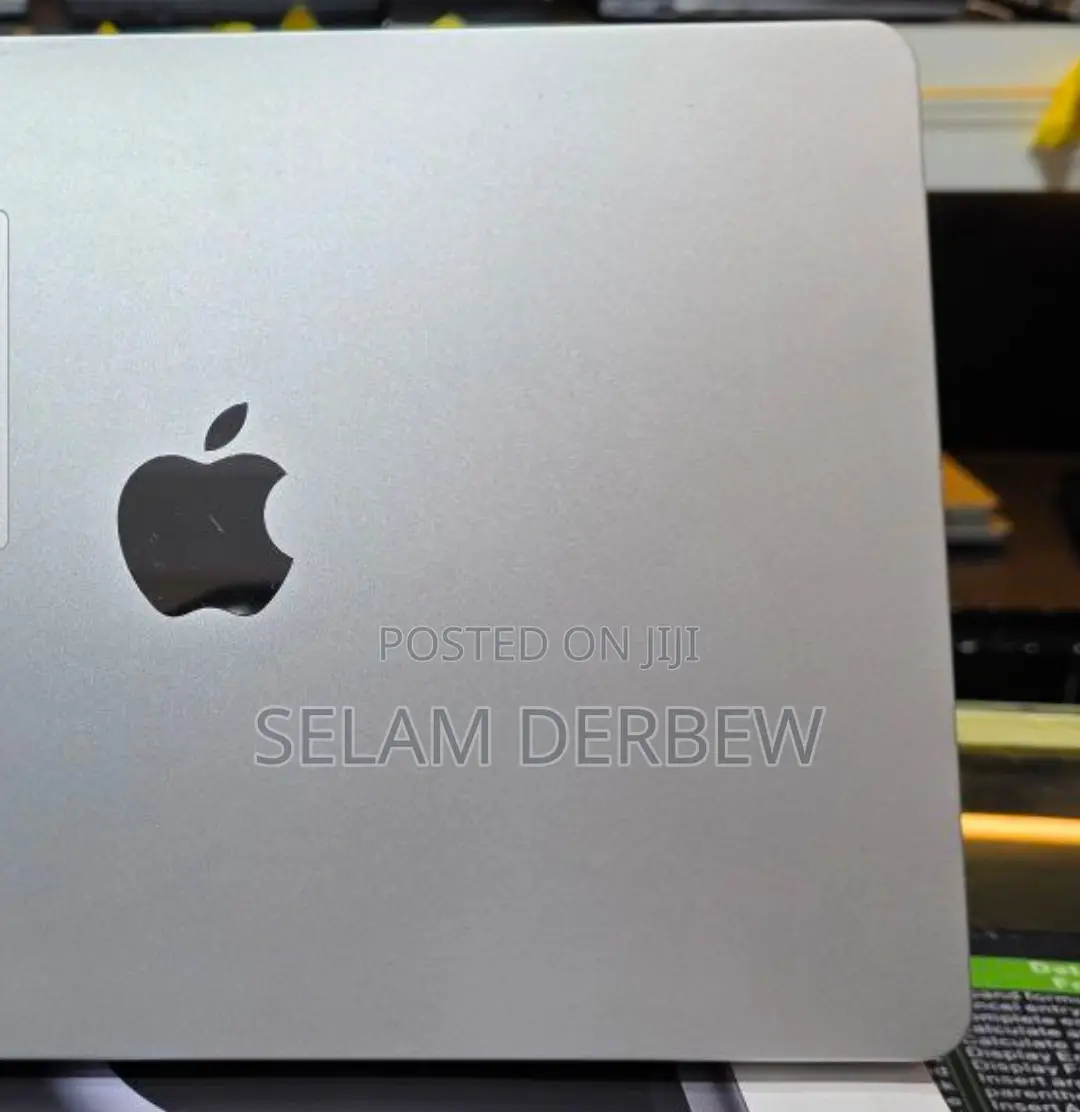 New Laptop Apple MacBook Air 2022 M2 16GB Apple M2 SSD 256GB