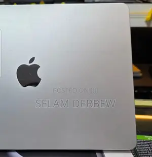 Photo - New Laptop Apple MacBook Air 2022 M2 16GB Apple M2 SSD 256GB