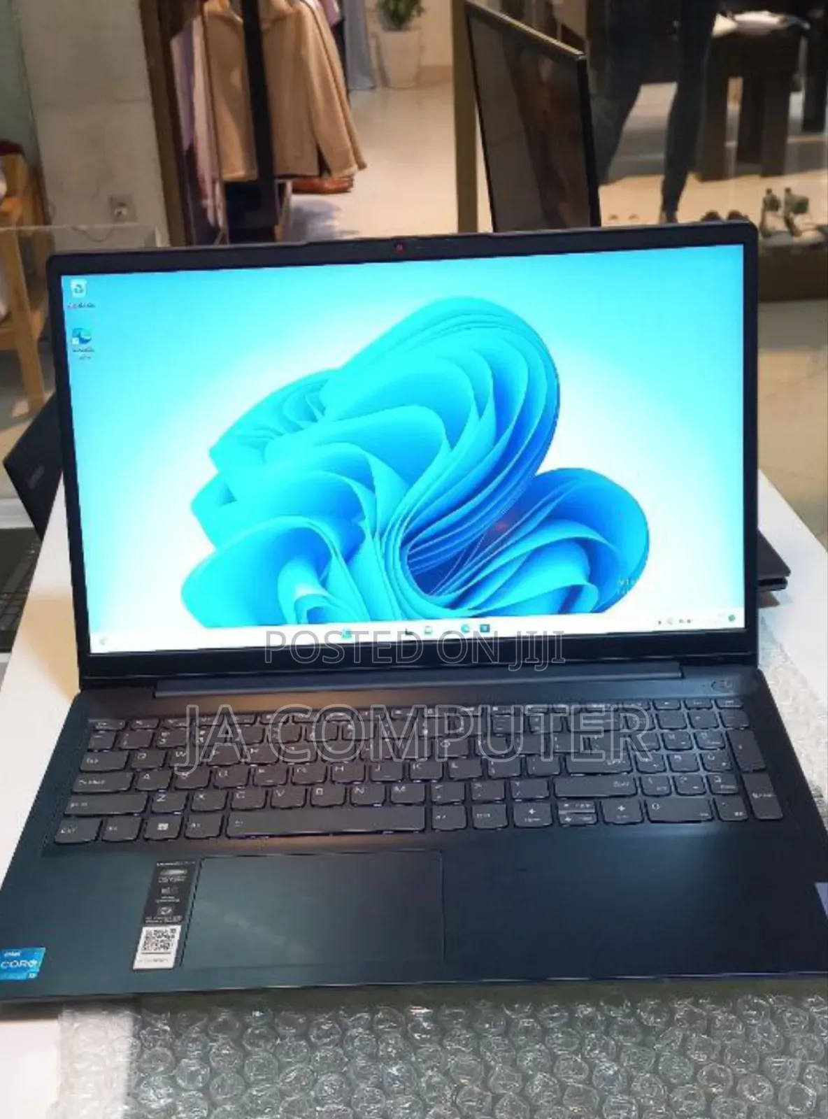 New Laptop Lenovo Ideapad 3 8GB Intel Core I3 SSD 256GB