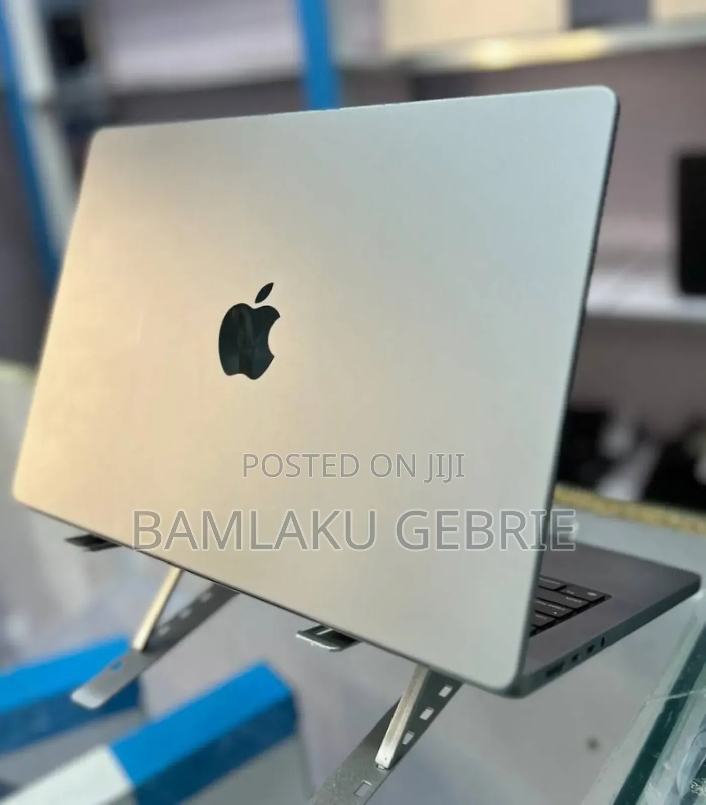 New Laptop Apple MacBook Pro M1 32GB Apple M1 Pro SSD 1T