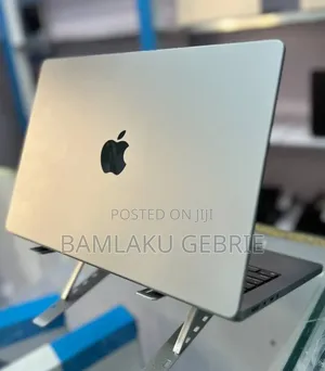 Photo - New Laptop Apple MacBook Pro M1 32GB Apple M1 Pro SSD 1T