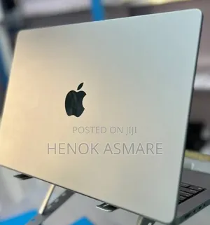 New Laptop Apple MacBook 32GB Apple M1 SSD 1T