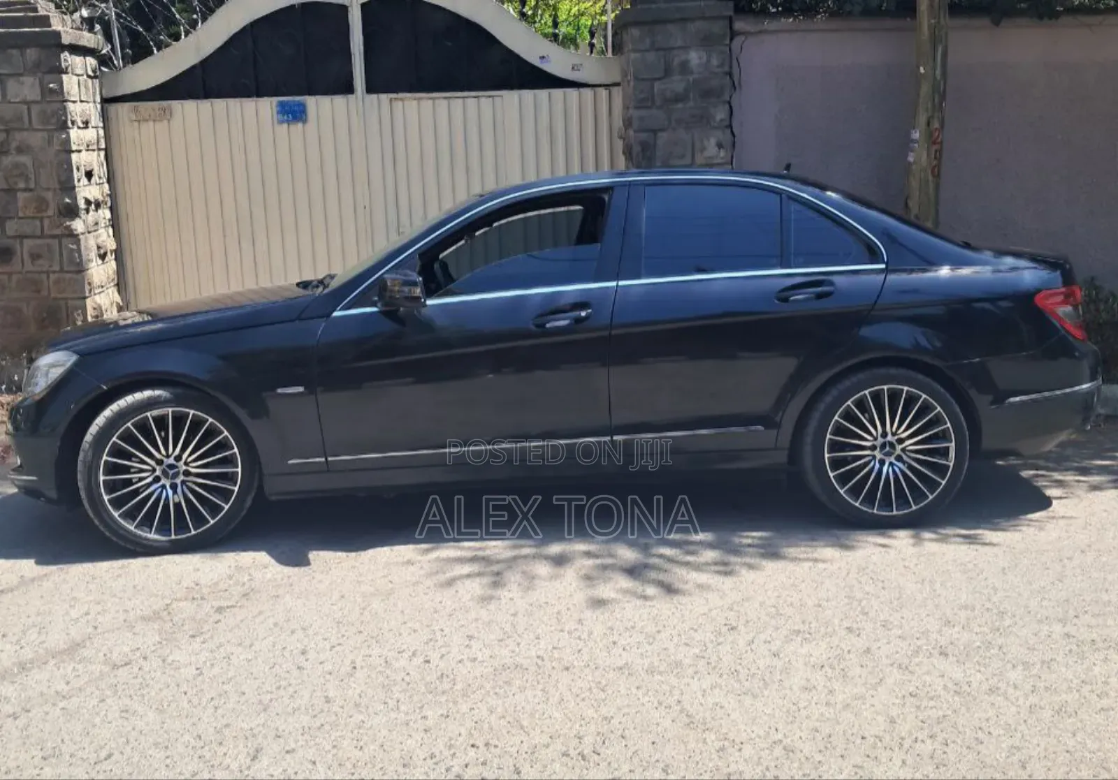 Mercedes-Benz C180 2010 Black