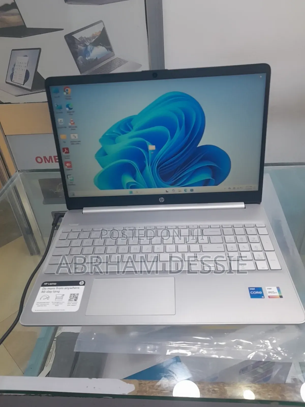 New Laptop HP Stream Notebook 8GB Intel Core I5 SSD 1T