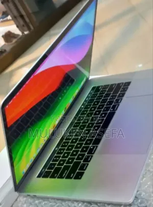 New Laptop Apple MacBook Pro 2017 16GB Intel Core I7 SSD 256GB