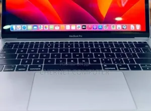 New Laptop Apple MacBook Pro 2017 8GB SSD 512GB