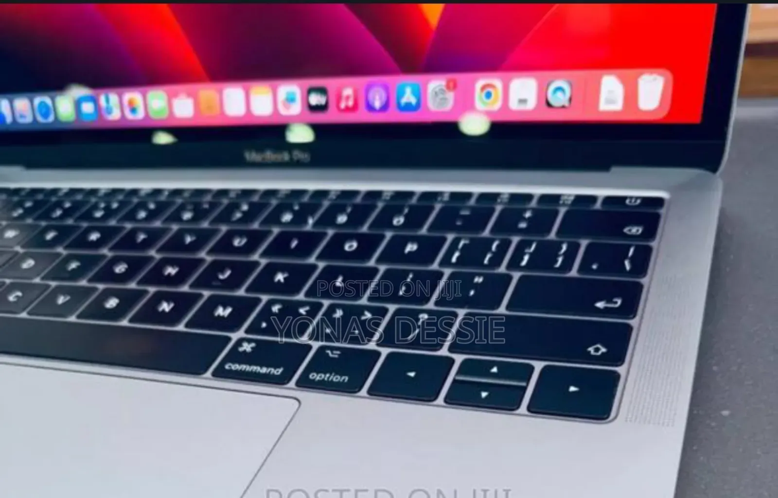 New Laptop Apple MacBook Pro 2017 8GB SSD 512GB