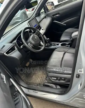 Toyota Corolla Cross 2024 Gray