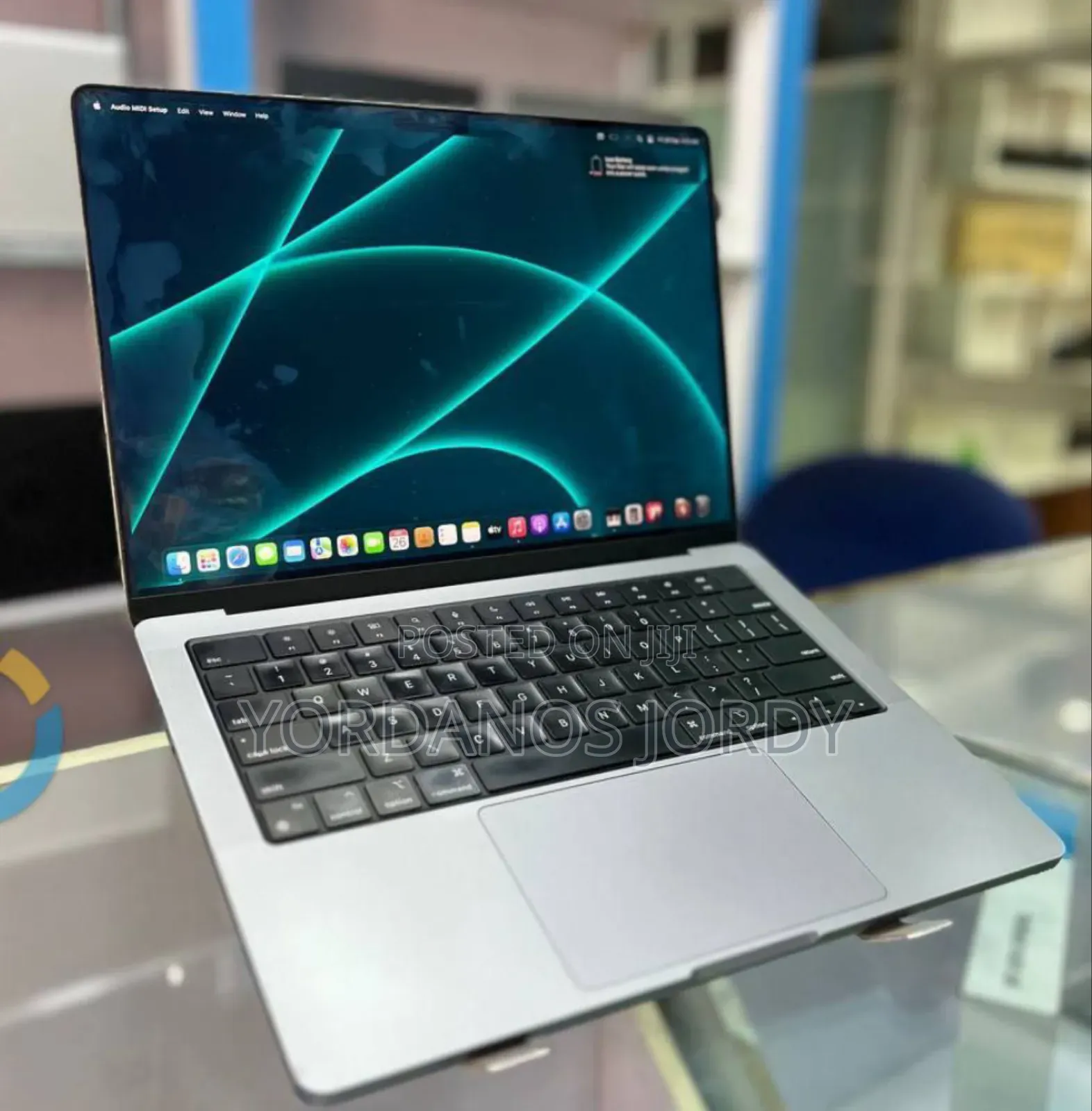 New Laptop Apple MacBook Pro M1 32GB Apple M1 Pro SSD 1T