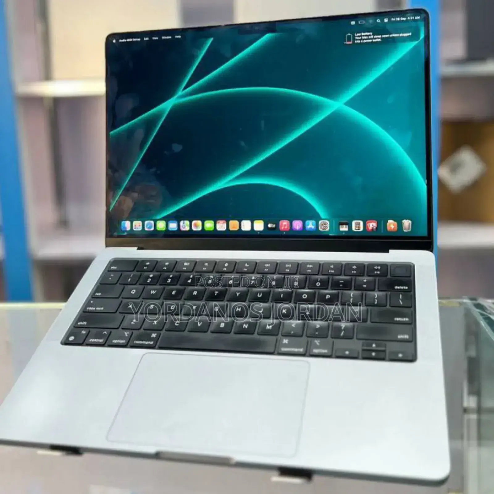 New Laptop Apple MacBook Pro M1 32GB Apple M1 Pro SSD 1T