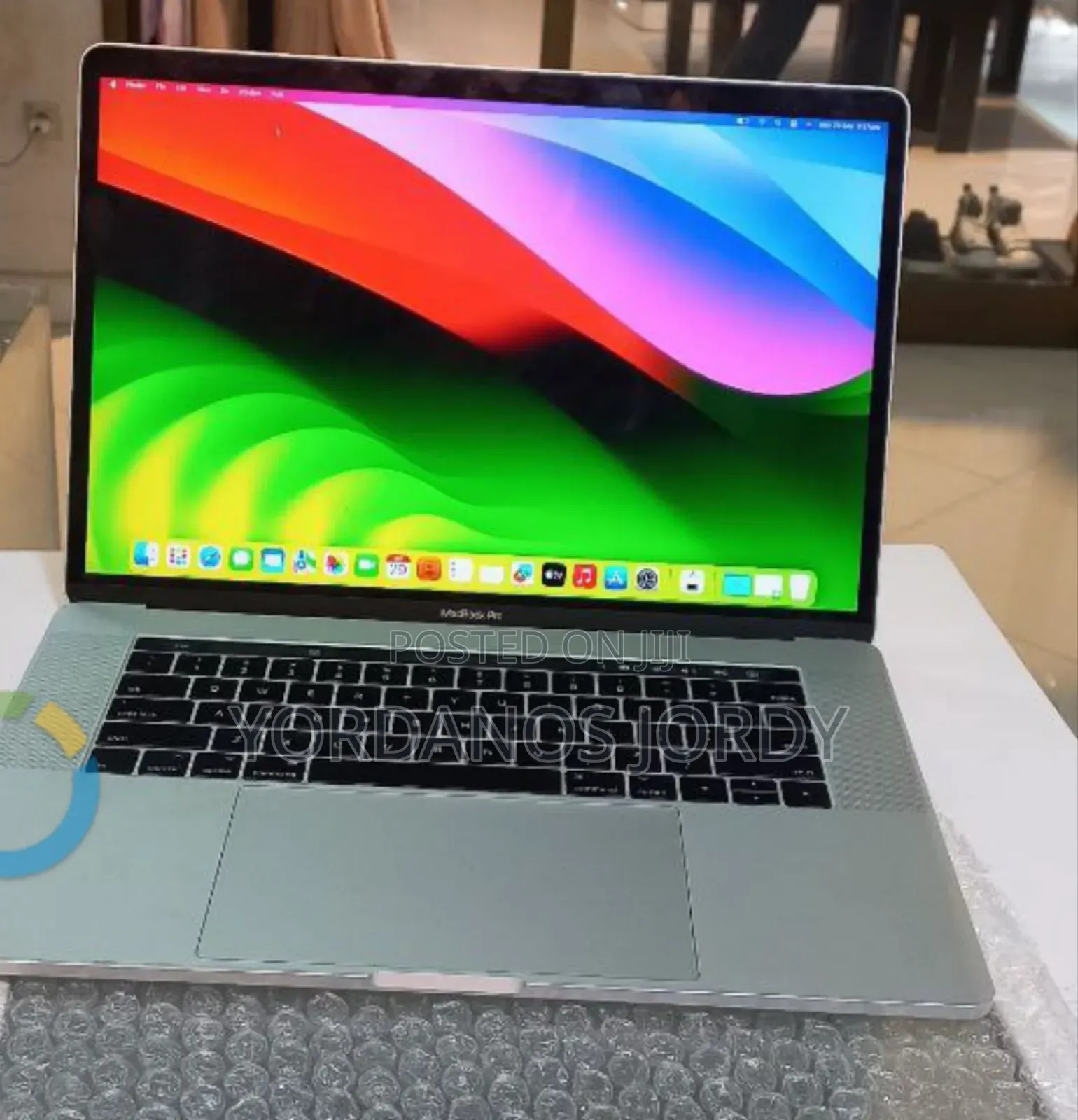New Laptop Apple MacBook Pro 2017 16GB Intel Core I7 SSD 256GB